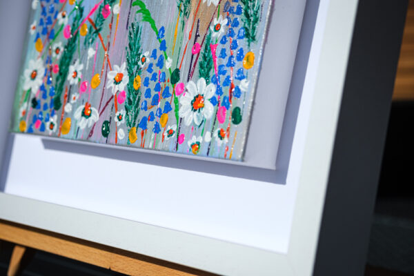 Daisies on canvas - Frame detail