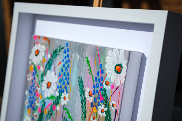 Daisies on canvas - Frame detail